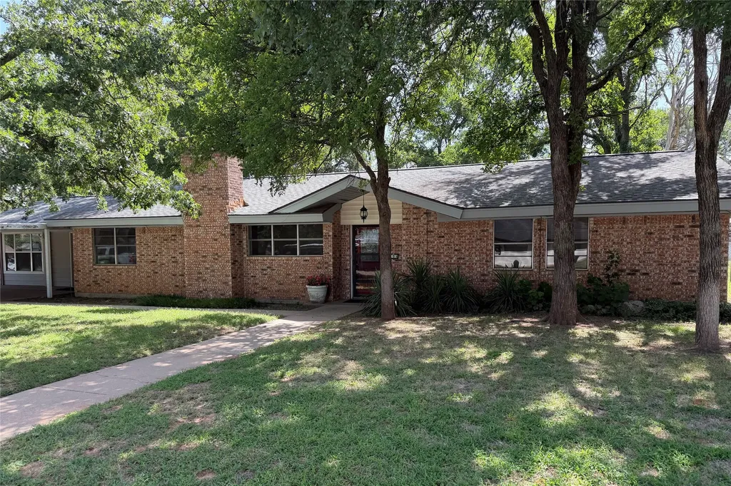 504 Austin Drive Mineral Wells TX 76067