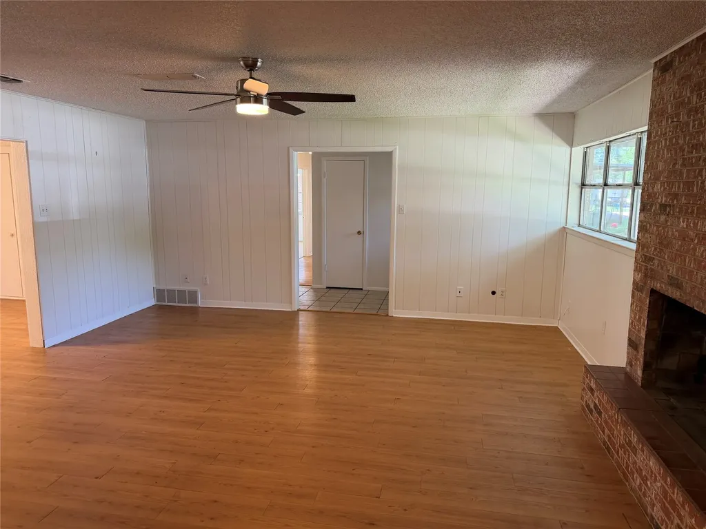 504 Austin Drive Mineral Wells TX 76067