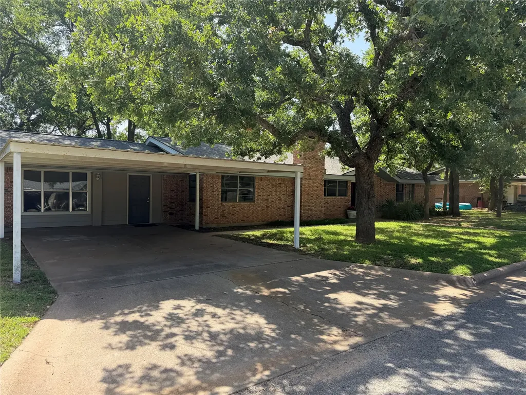 504 Austin Drive Mineral Wells TX 76067
