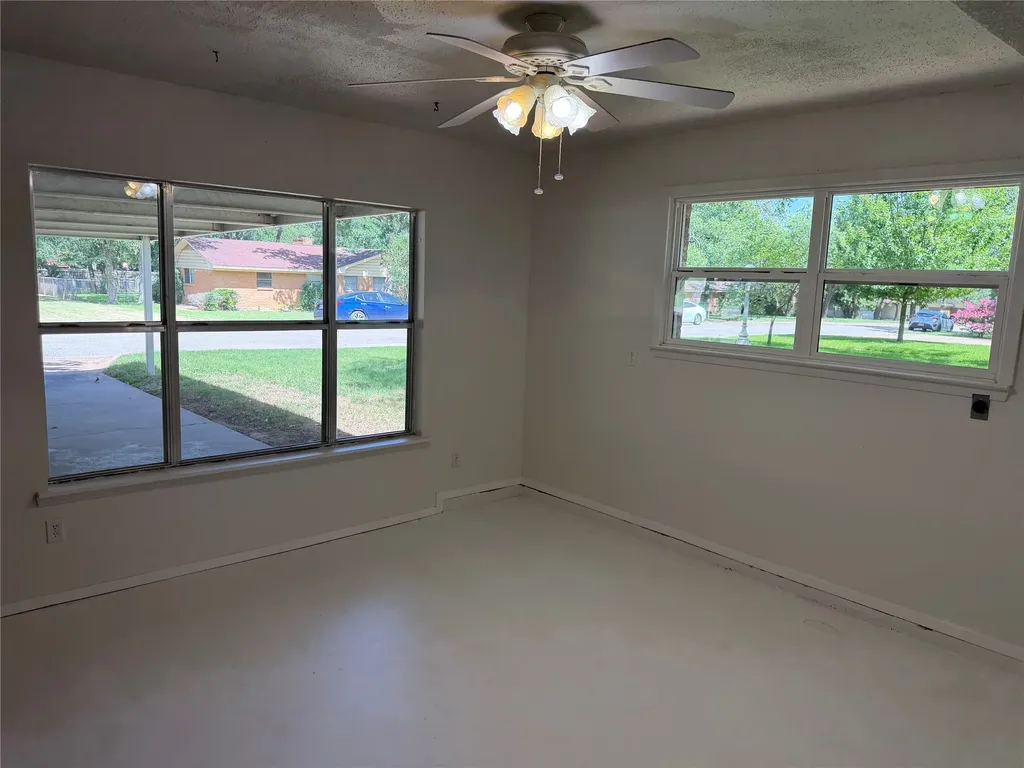 504 Austin Drive Mineral Wells TX 76067
