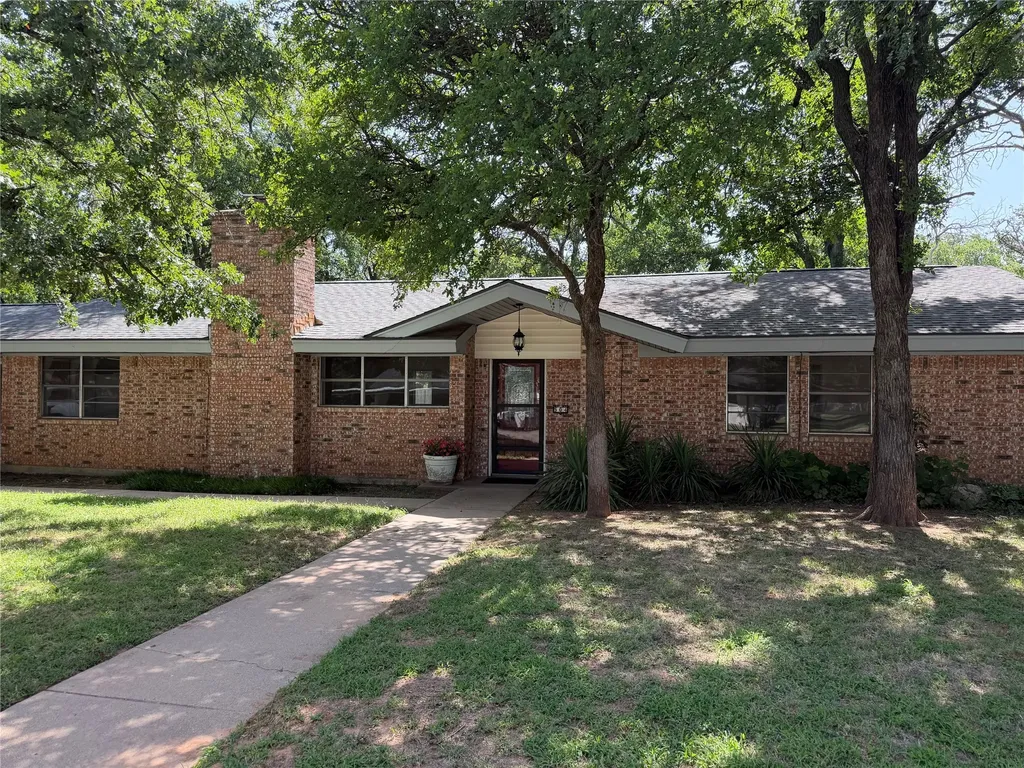 504 Austin Drive Mineral Wells TX 76067