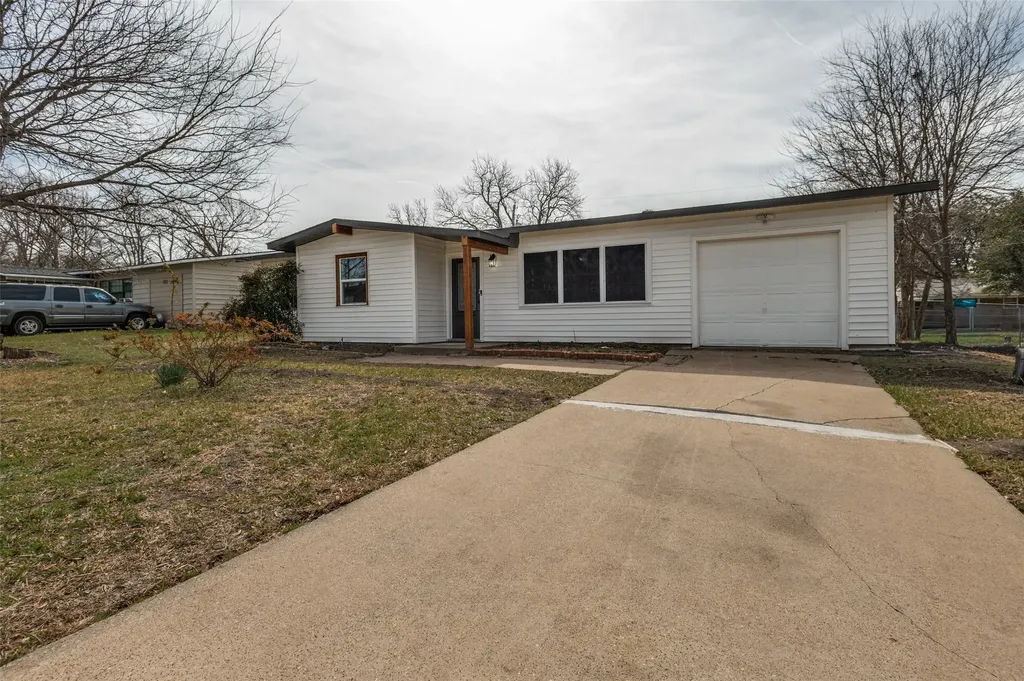 800 E Tucker Boulevard Arlington TX 76010