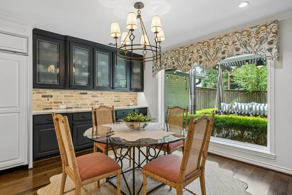 6829 Midcrest Drive Dallas TX 75254
