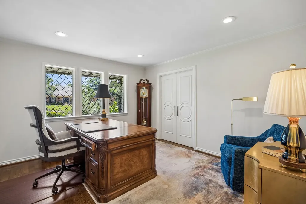 6829 Midcrest Drive Dallas TX 75254