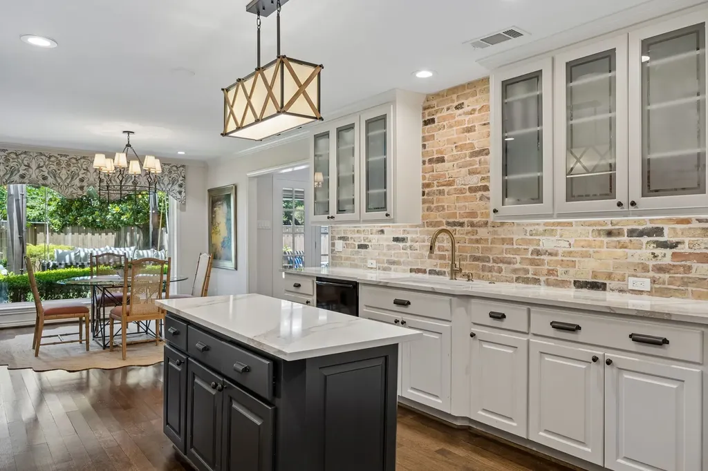 6829 Midcrest Drive Dallas TX 75254