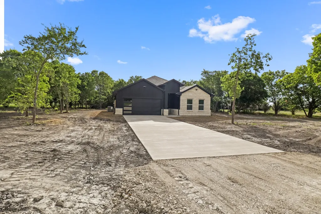 153 SW County Road 3020 Purdon TX 76679