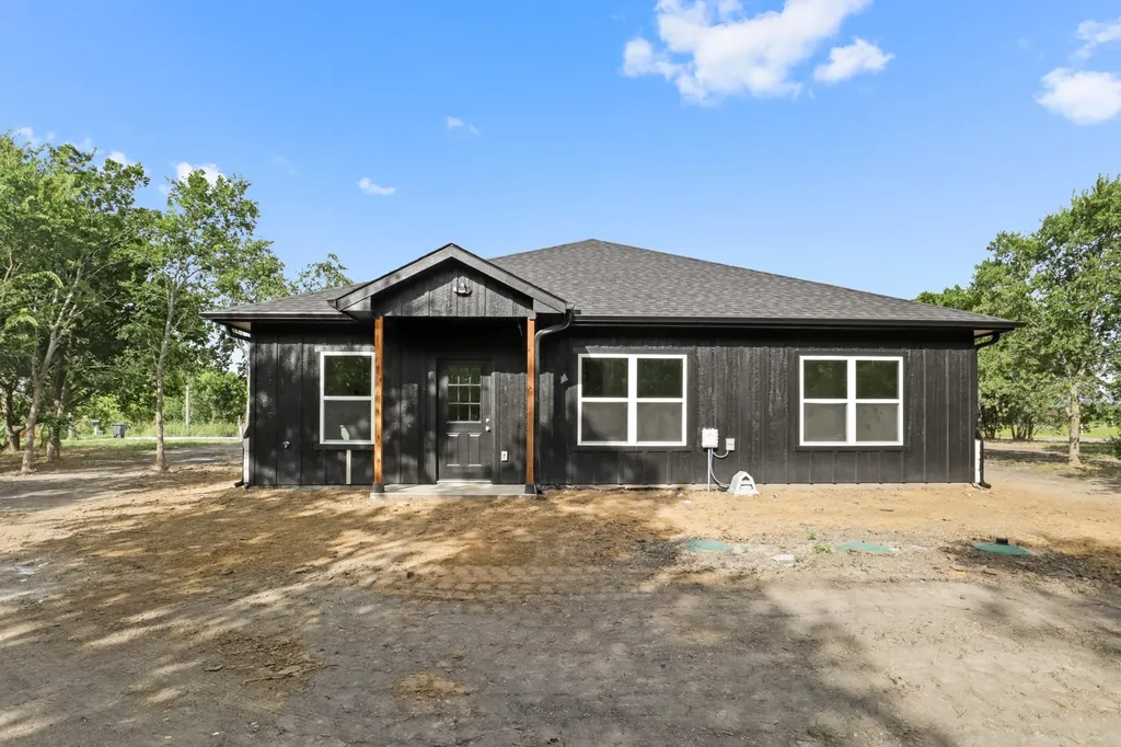 153 SW County Road 3020 Purdon TX 76679