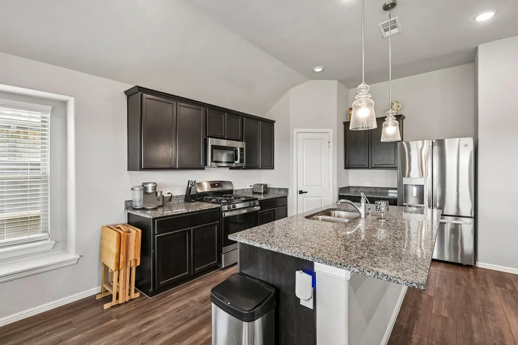 7550 Wild Mint Trail Venus TX 76084