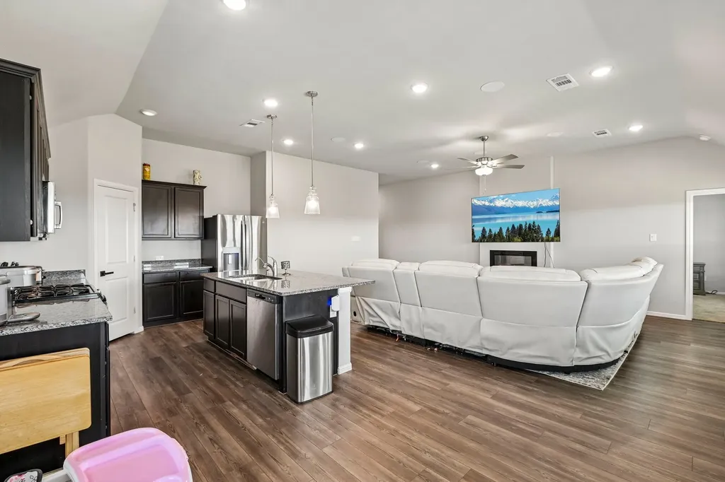 7550 Wild Mint Trail Venus TX 76084