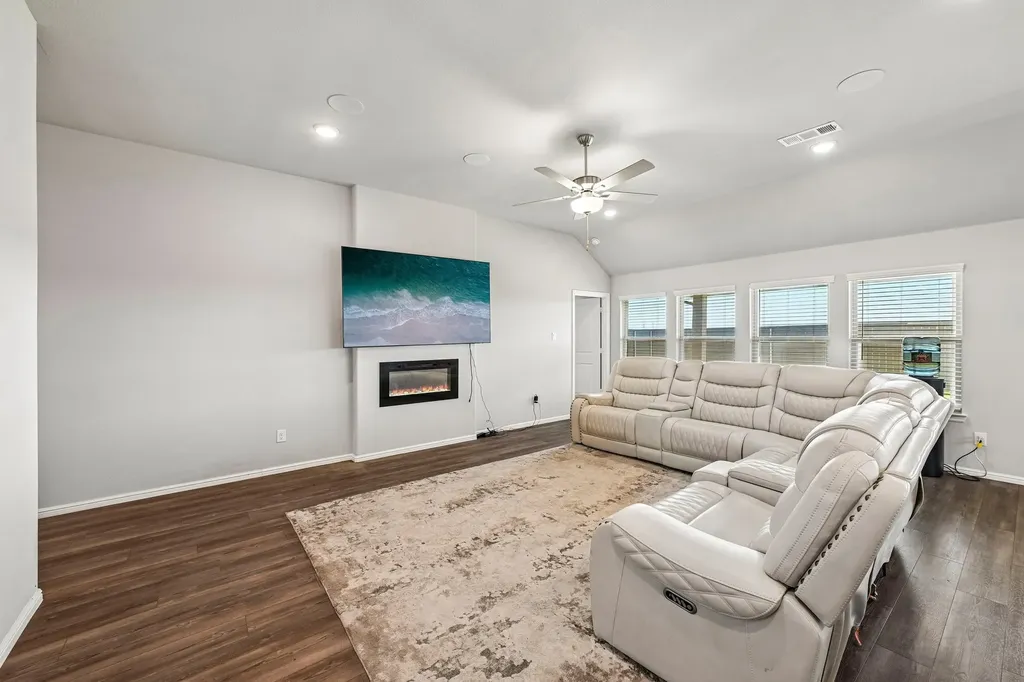 7550 Wild Mint Trail Venus TX 76084