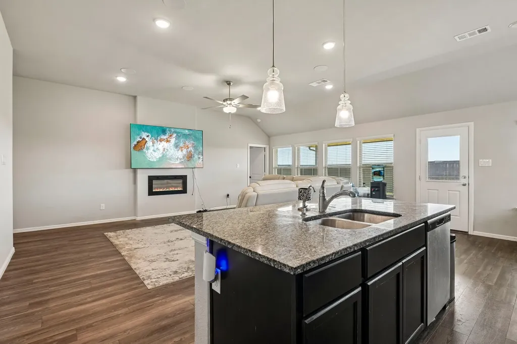 7550 Wild Mint Trail Venus TX 76084
