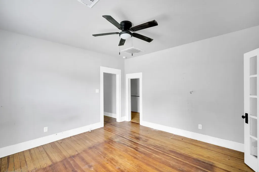 208 W Denton Street Ennis TX 75119