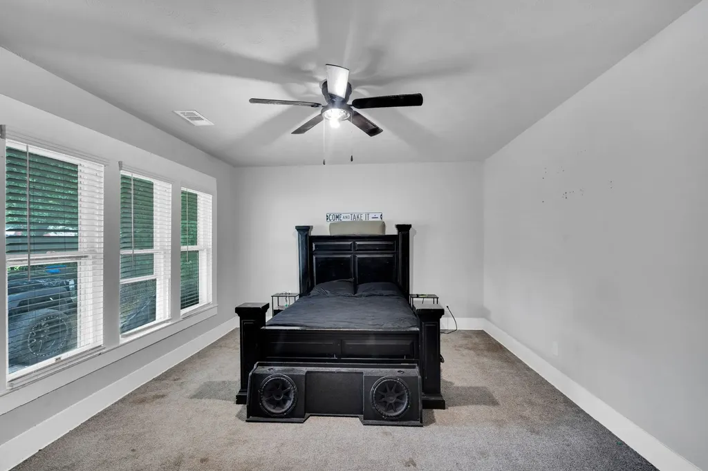 208 W Denton Street Ennis TX 75119