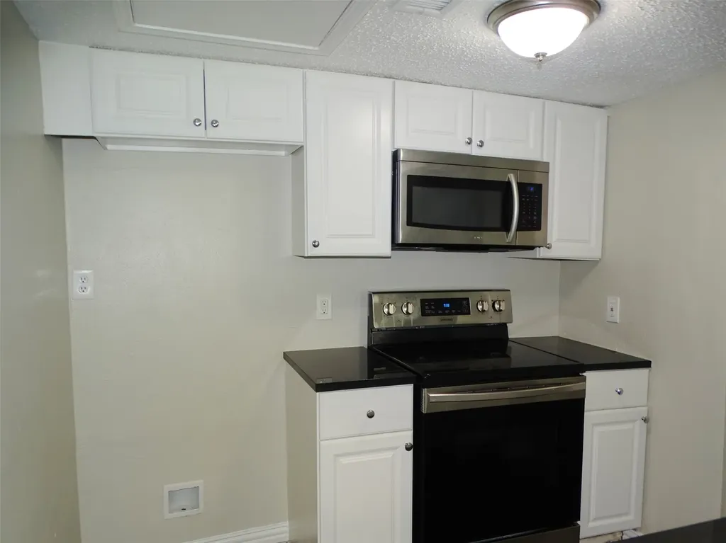 4628 Country Creek Drive Dallas TX 75236