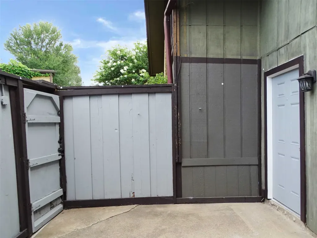4628 Country Creek Drive Dallas TX 75236
