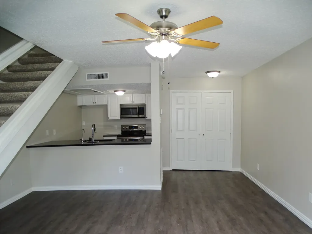 4628 Country Creek Drive Dallas TX 75236