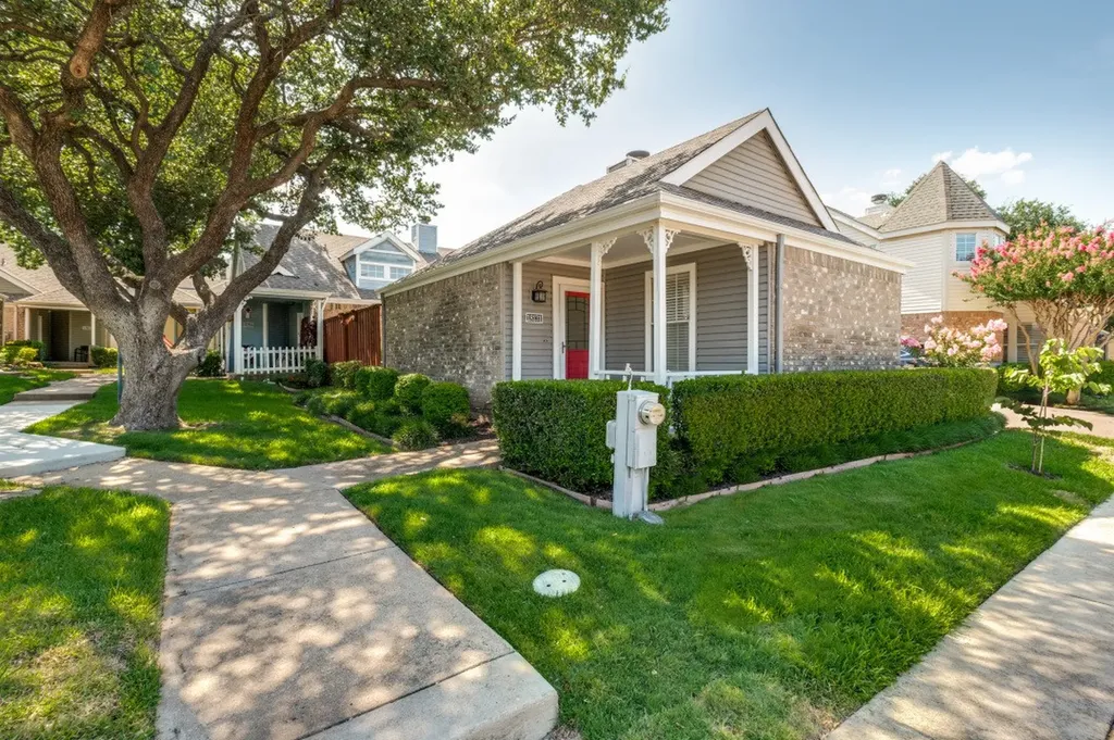 18131 Whispering Gables Lane Dallas TX 75287