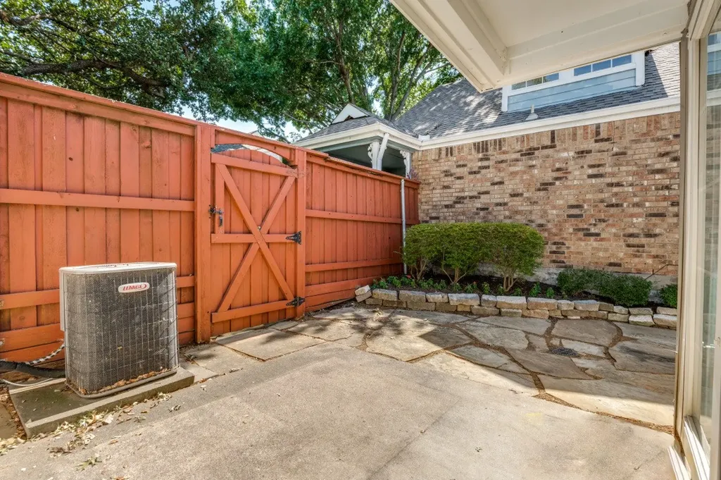 18131 Whispering Gables Lane Dallas TX 75287