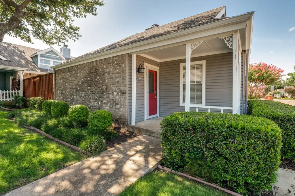 18131 Whispering Gables Lane Dallas TX 75287