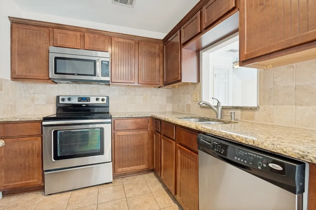 18131 Whispering Gables Lane Dallas TX 75287