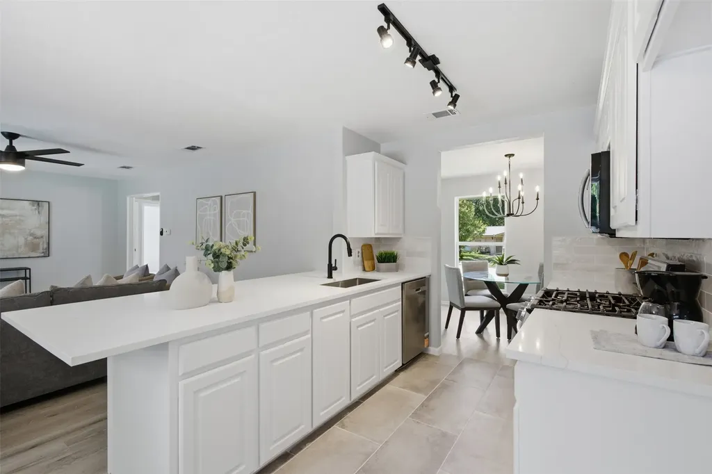 3543 Cloverdale Lane Farmers Branch TX 75234