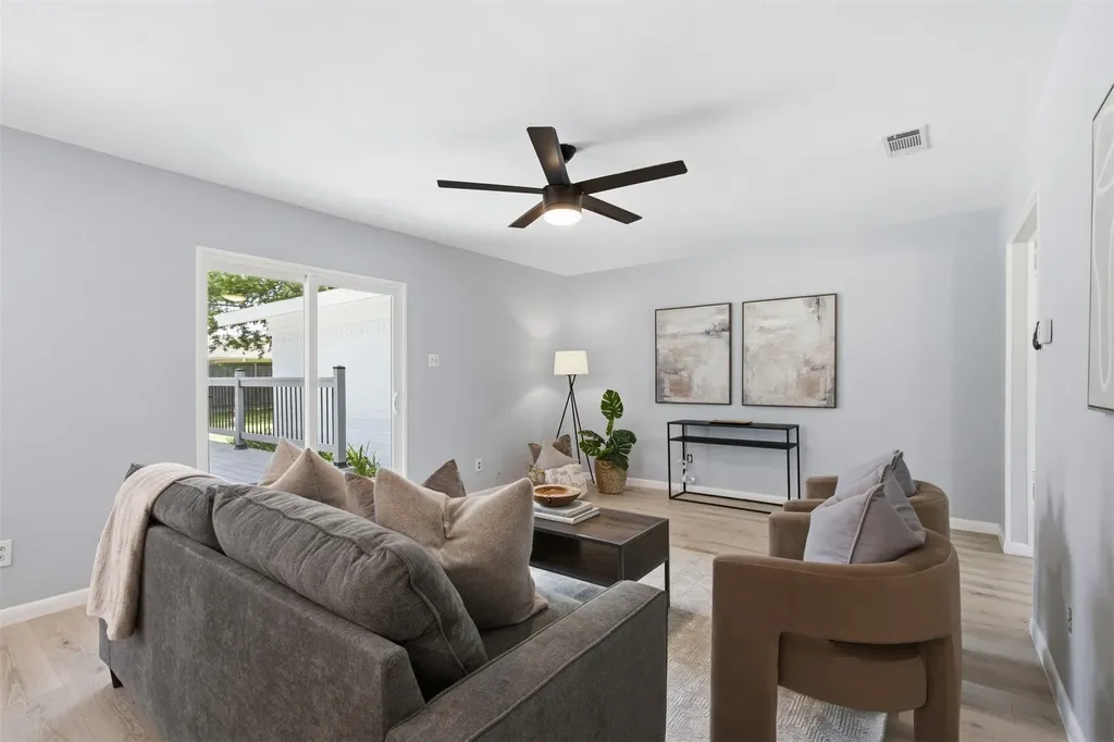 3543 Cloverdale Lane Farmers Branch TX 75234