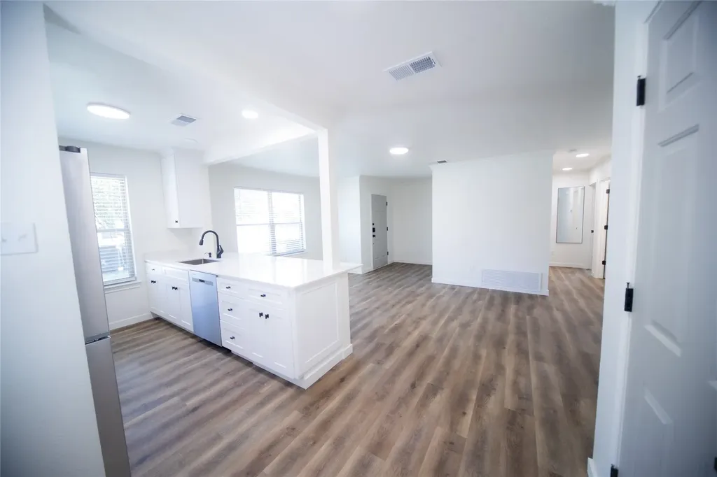 3233 S University Drive Fort Worth TX 76109