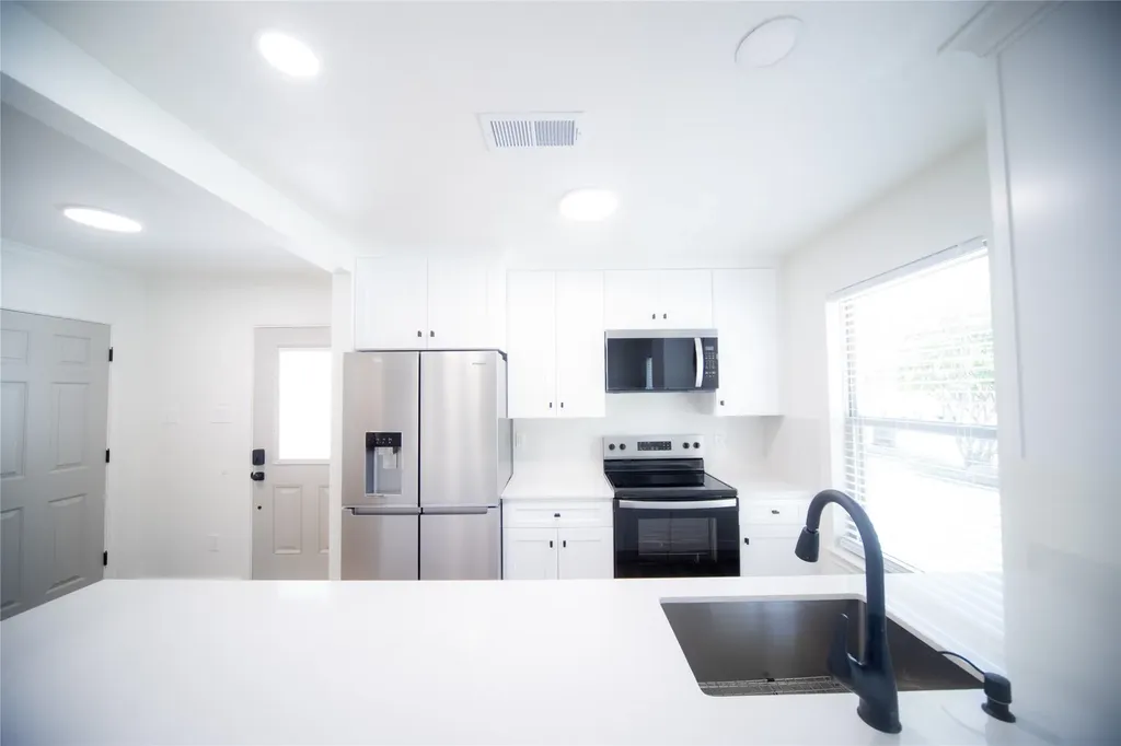 3233 S University Drive Fort Worth TX 76109