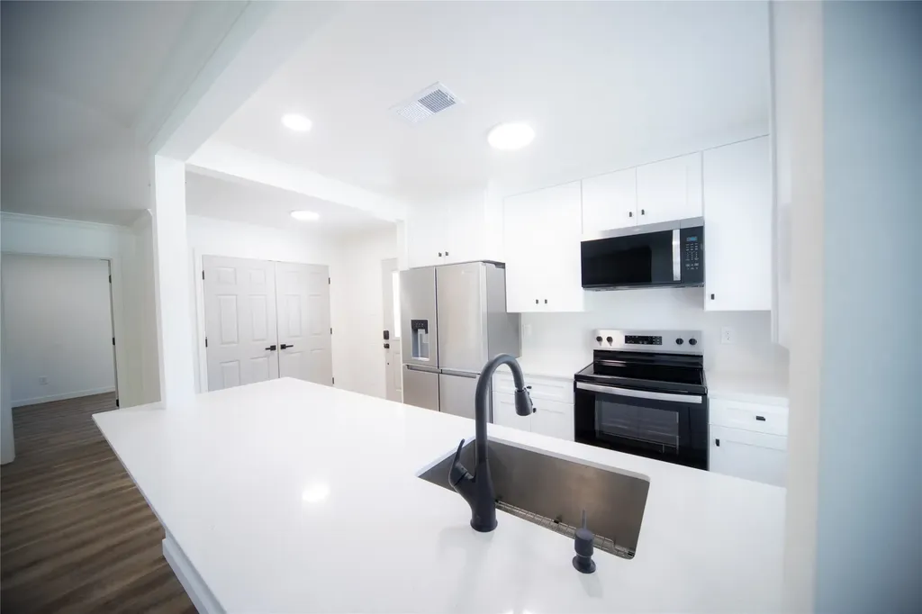 3233 S University Drive Fort Worth TX 76109