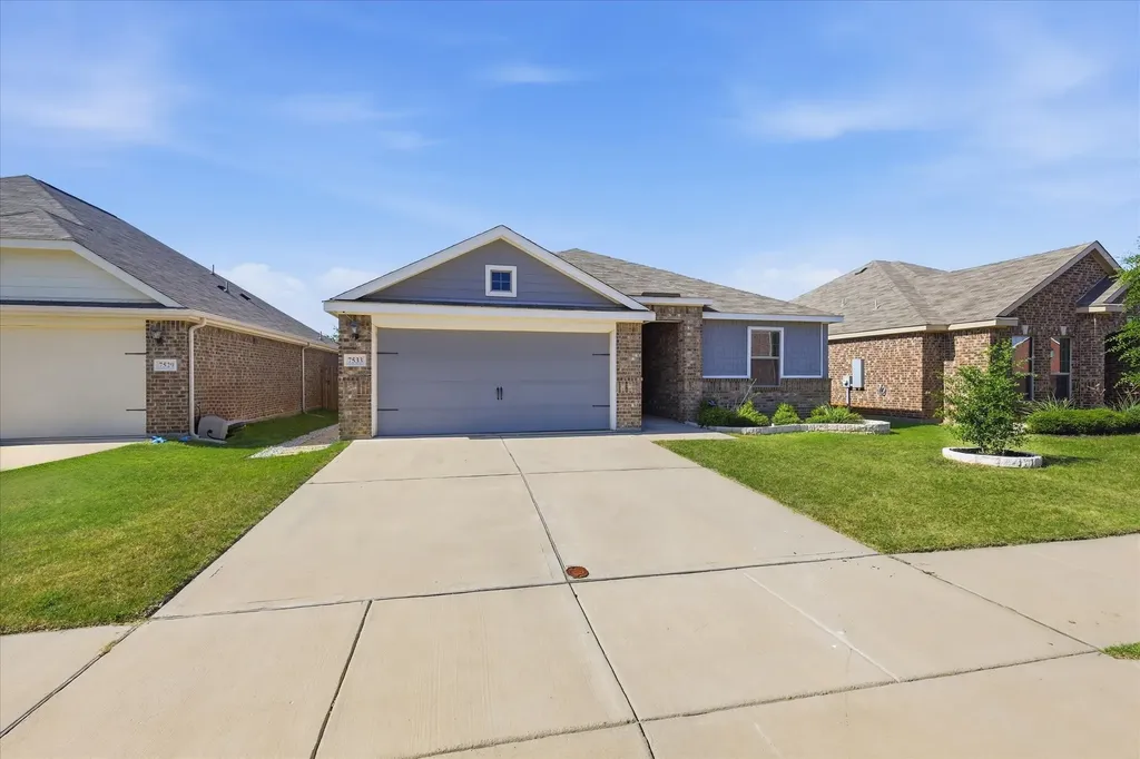 7533 Pleasant Oaks Street Fort Worth TX 76120