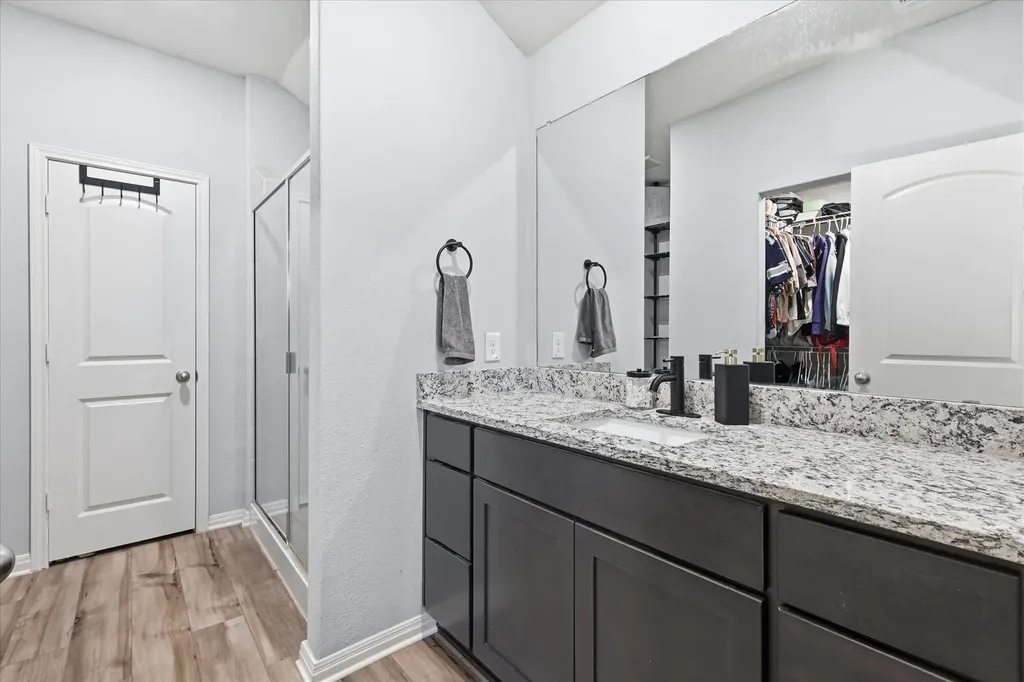 7533 Pleasant Oaks Street Fort Worth TX 76120