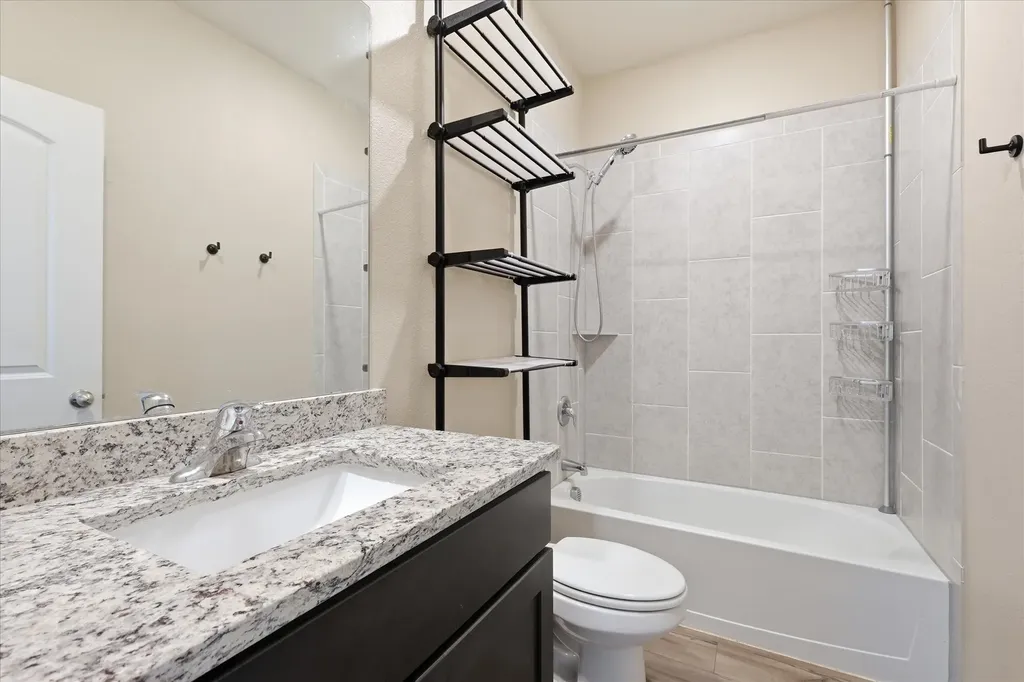 7533 Pleasant Oaks Street Fort Worth TX 76120