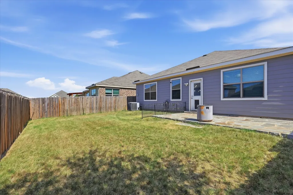 7533 Pleasant Oaks Street Fort Worth TX 76120