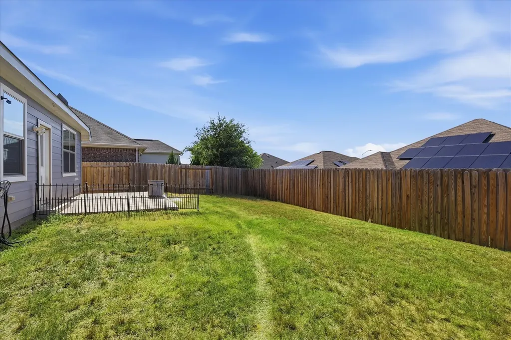 7533 Pleasant Oaks Street Fort Worth TX 76120