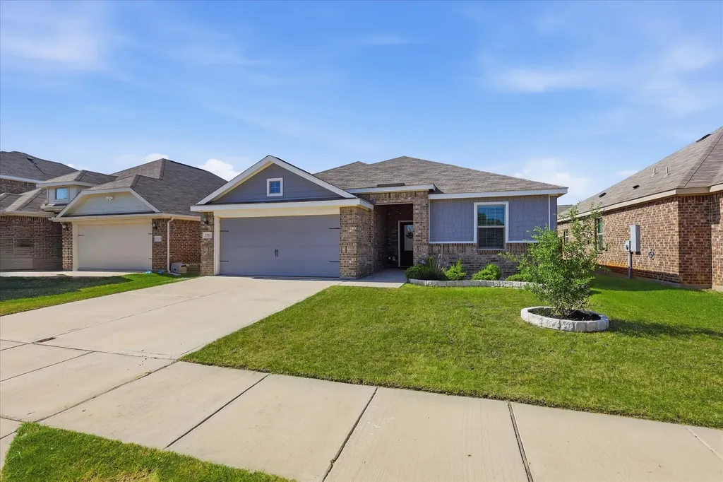 7533 Pleasant Oaks Street Fort Worth TX 76120