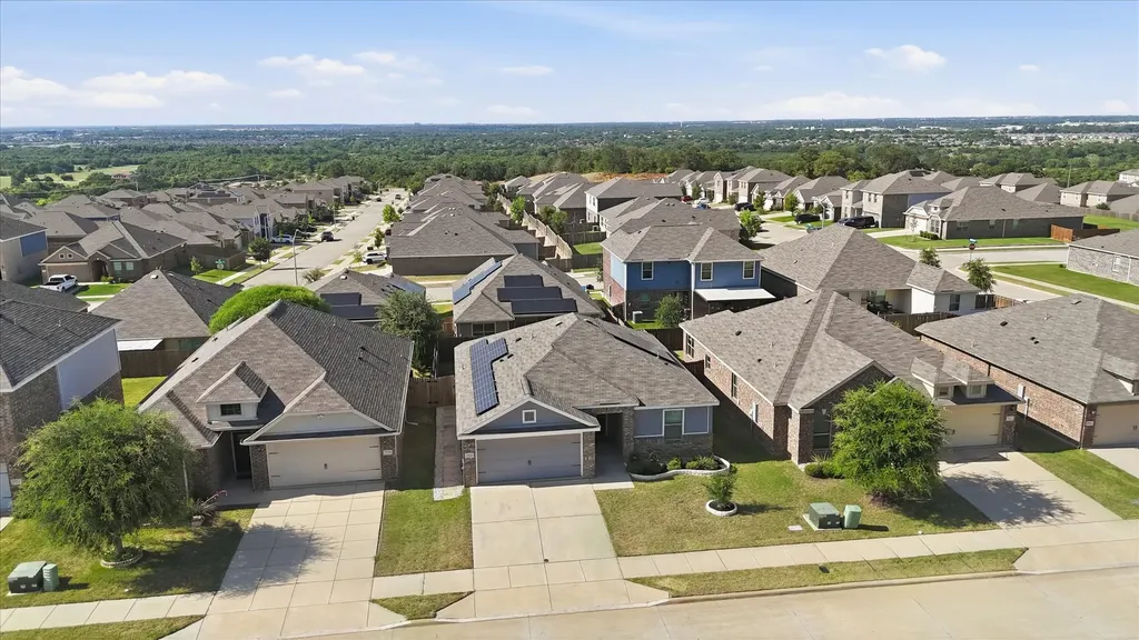 7533 Pleasant Oaks Street Fort Worth TX 76120