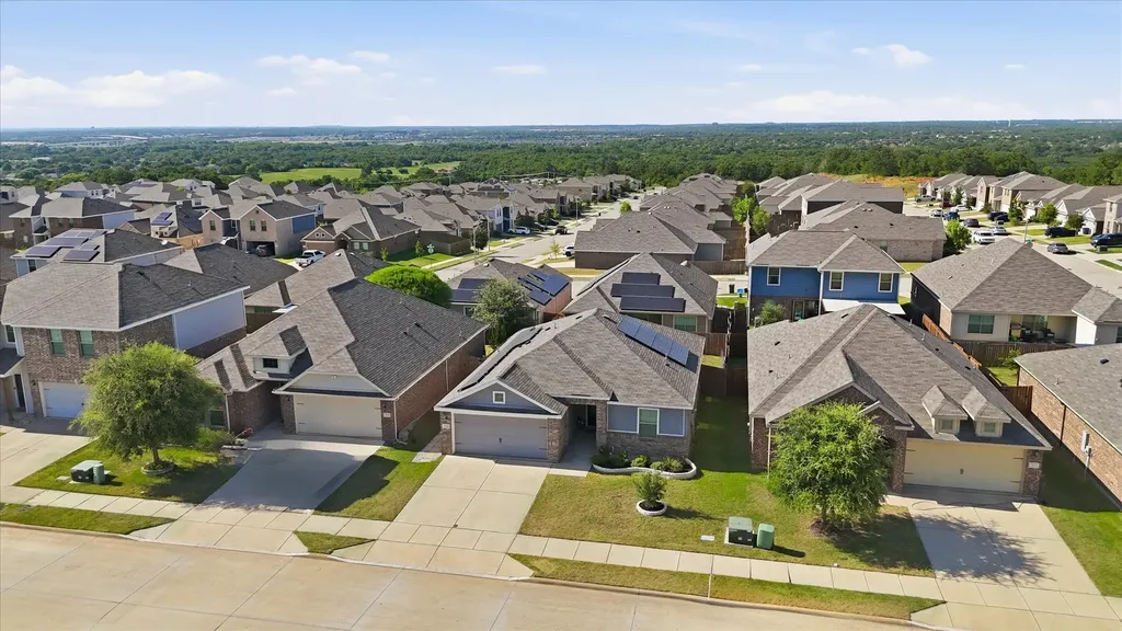 7533 Pleasant Oaks Street Fort Worth TX 76120