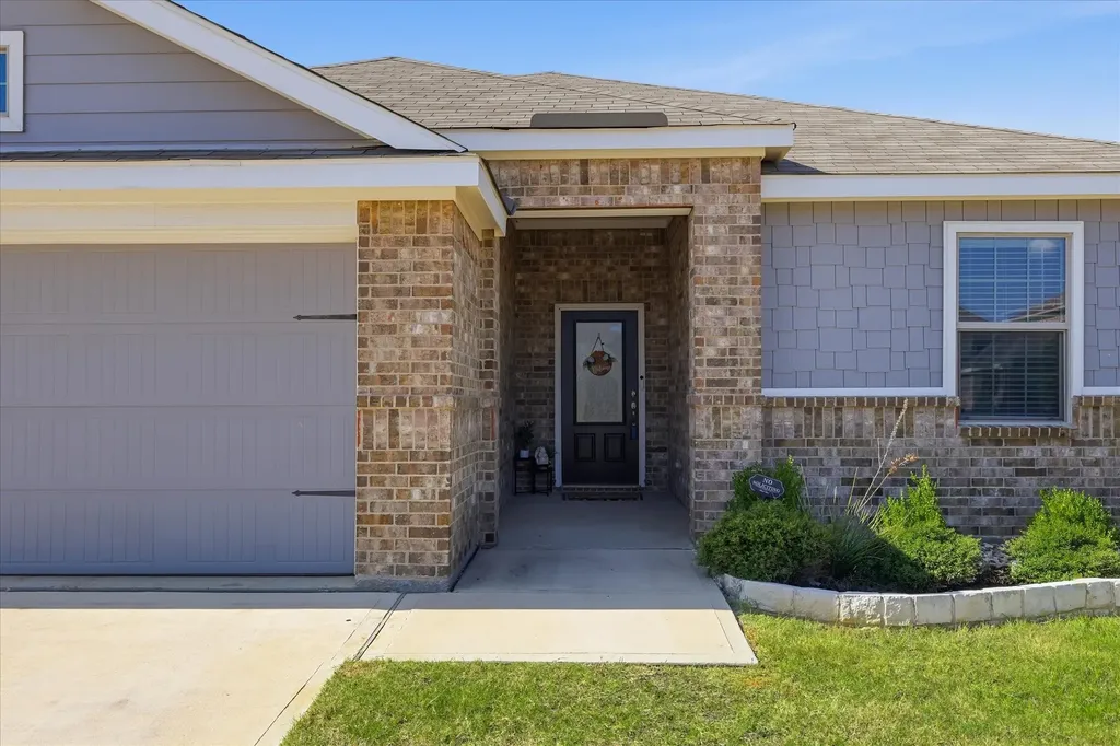 7533 Pleasant Oaks Street Fort Worth TX 76120