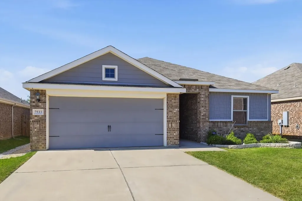 7533 Pleasant Oaks Street Fort Worth TX 76120