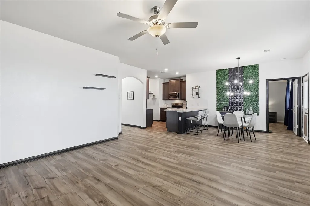 7533 Pleasant Oaks Street Fort Worth TX 76120