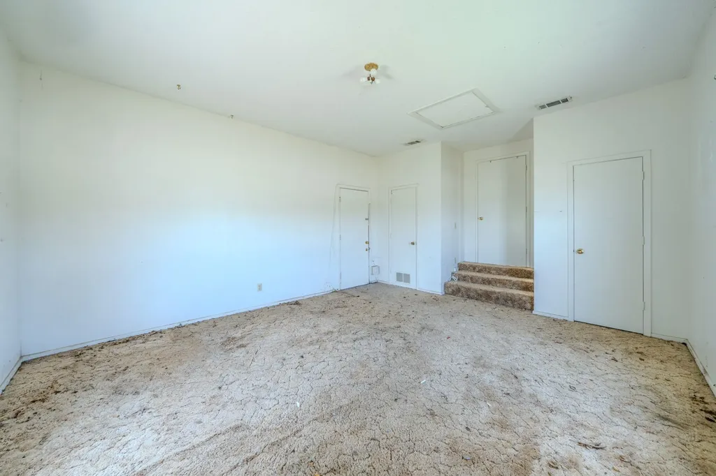 800 Mimosa Drive Garland TX 75040