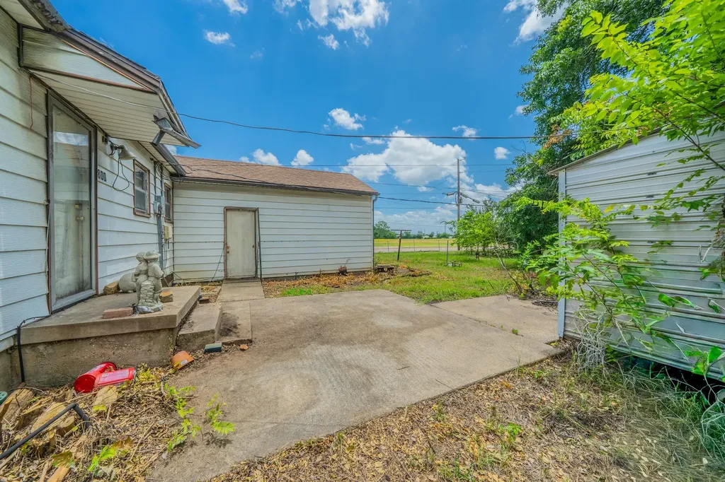 800 Mimosa Drive Garland TX 75040