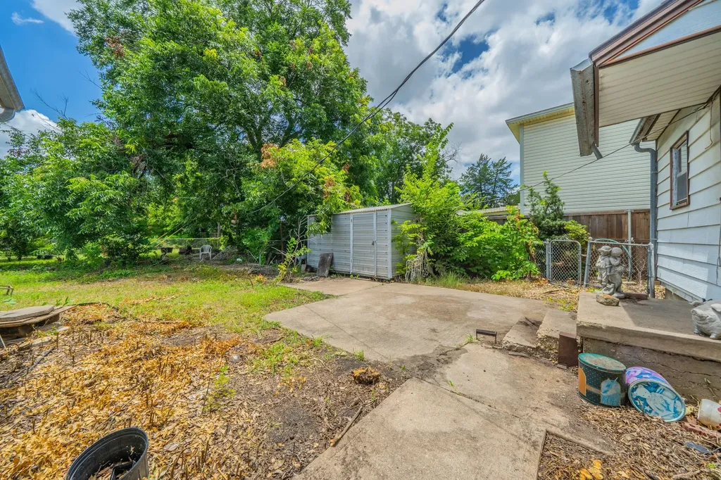 800 Mimosa Drive Garland TX 75040