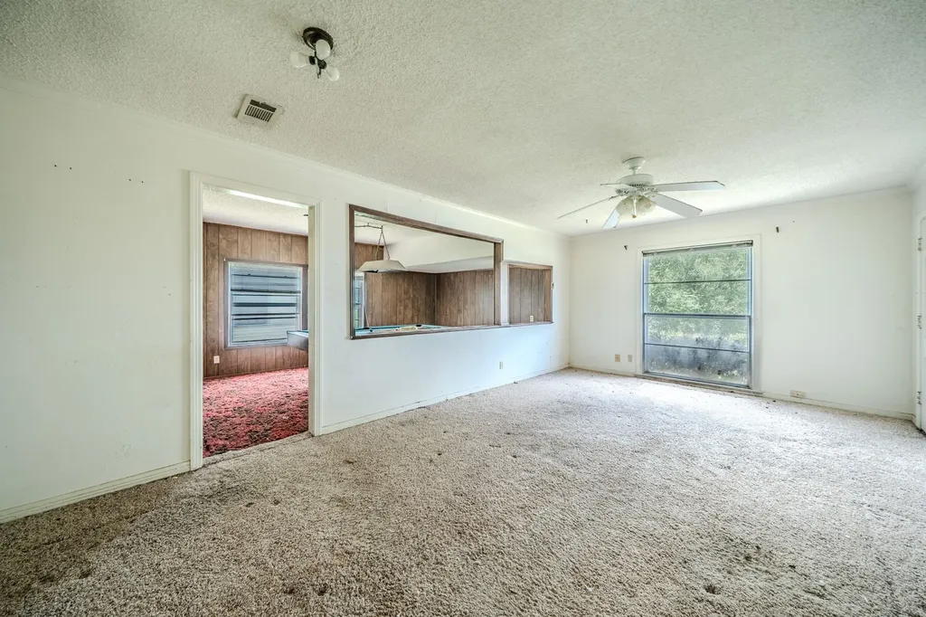 800 Mimosa Drive Garland TX 75040