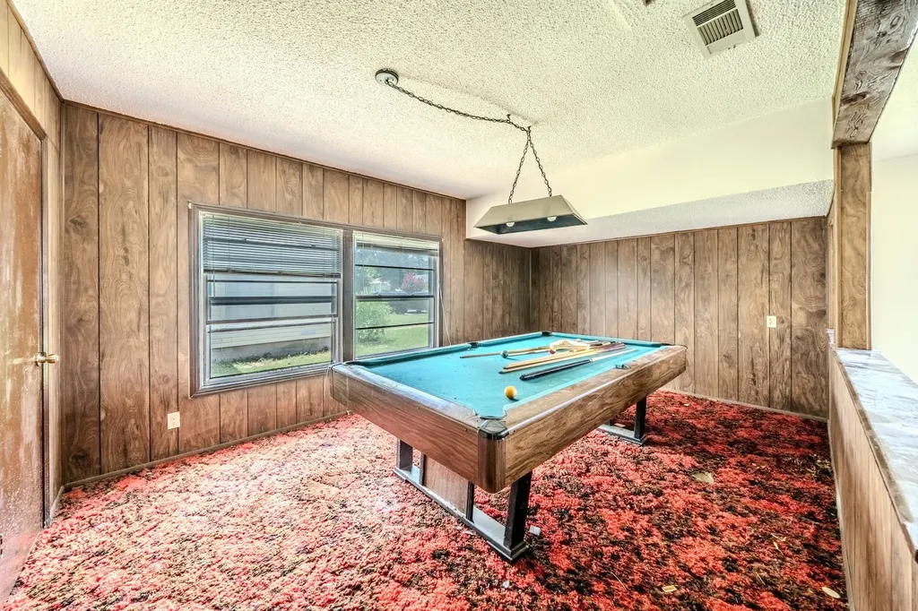 800 Mimosa Drive Garland TX 75040