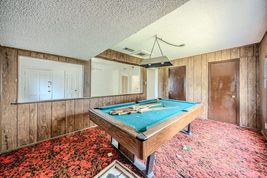 800 Mimosa Drive Garland TX 75040