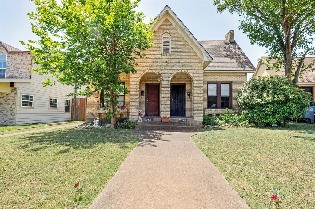 2542 Gladstone Drive Dallas TX 75211