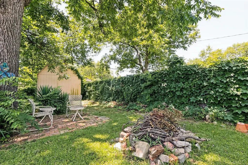 2542 Gladstone Drive Dallas TX 75211