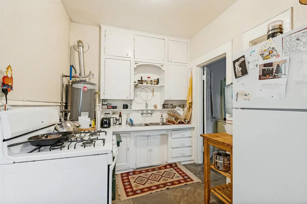 2542 Gladstone Drive Dallas TX 75211