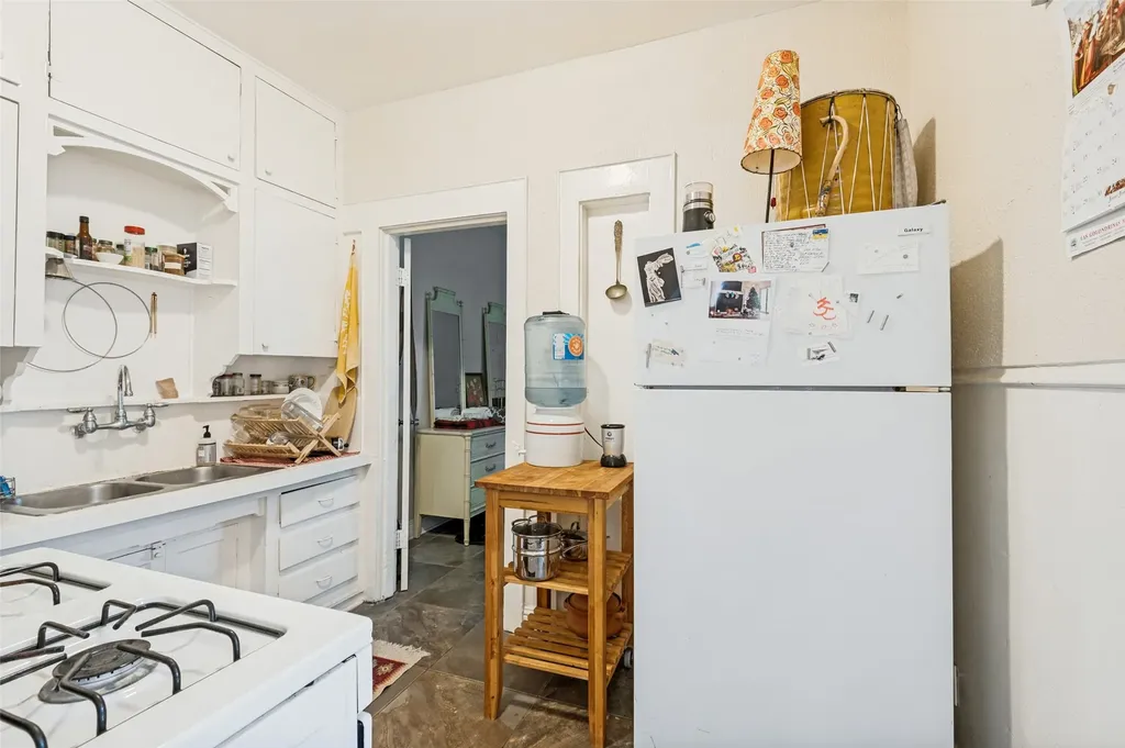 2542 Gladstone Drive Dallas TX 75211